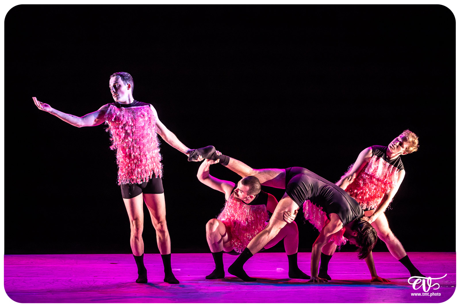 A4 (COMME LA FEUILLE) CIE CHICOS MAMBO